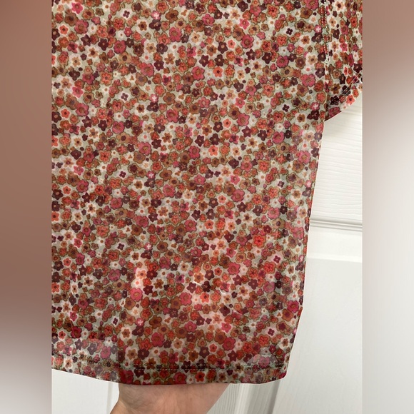 NWT Sunday Best sheer floral top - Picture 3 of 8